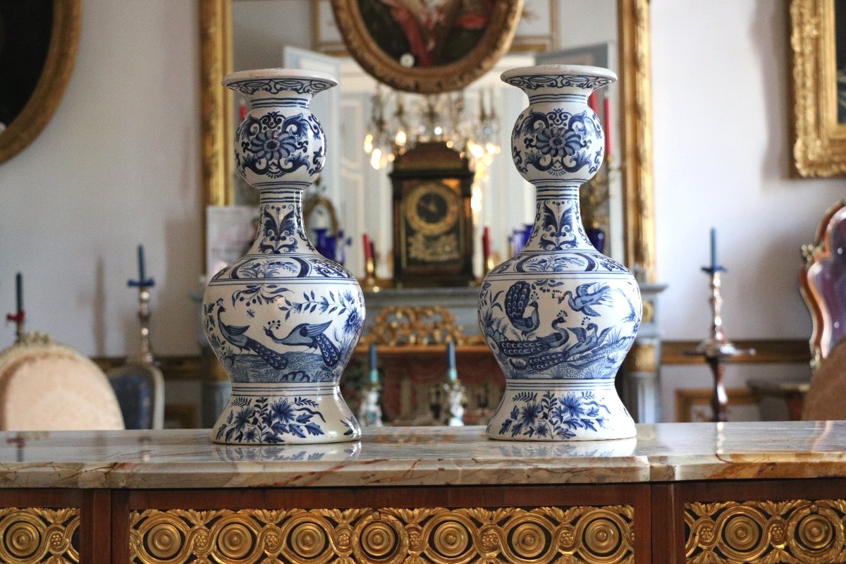 Paire de vases en faïence de Delft