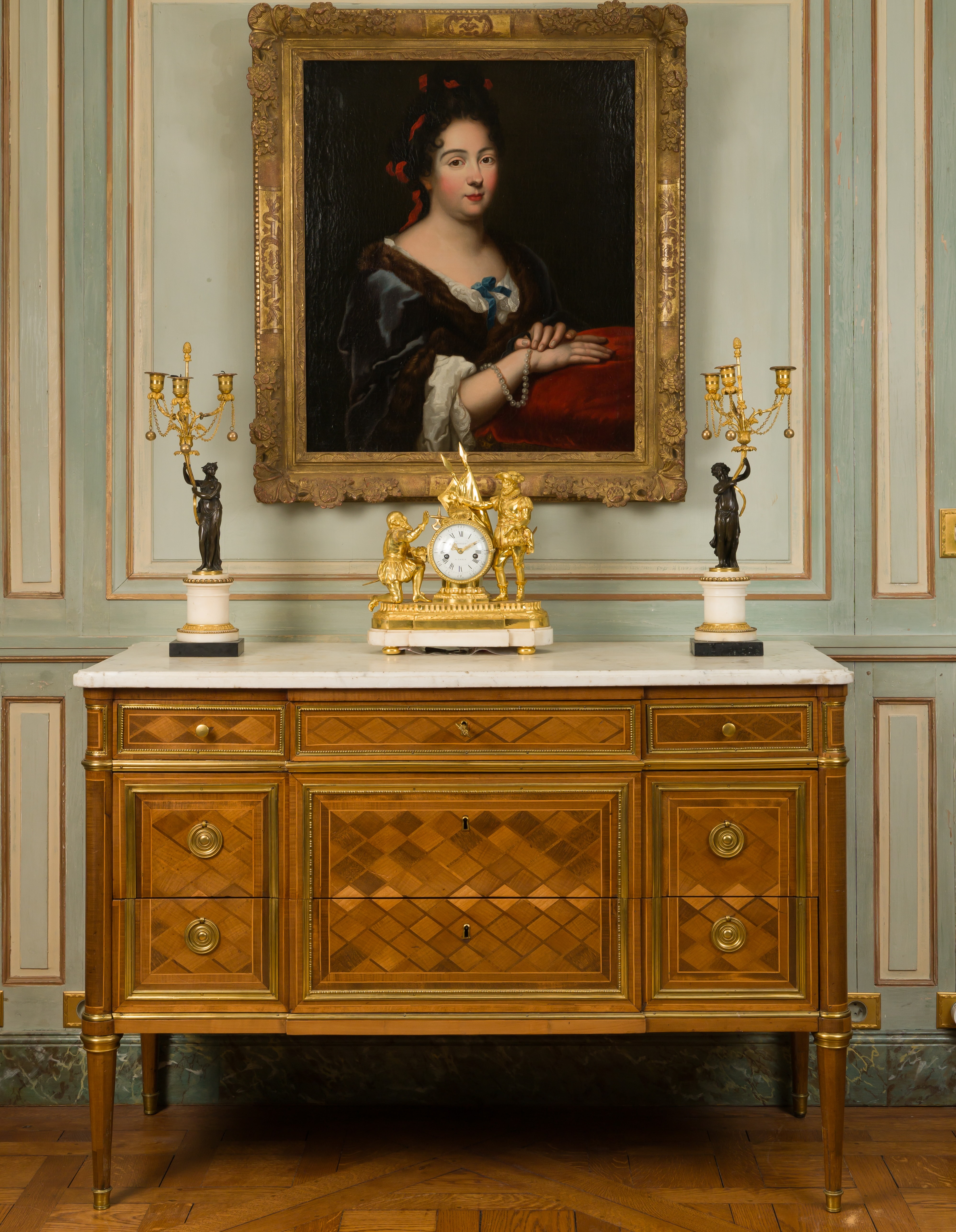 Commode Louis XVI, estampillée Weisweiler