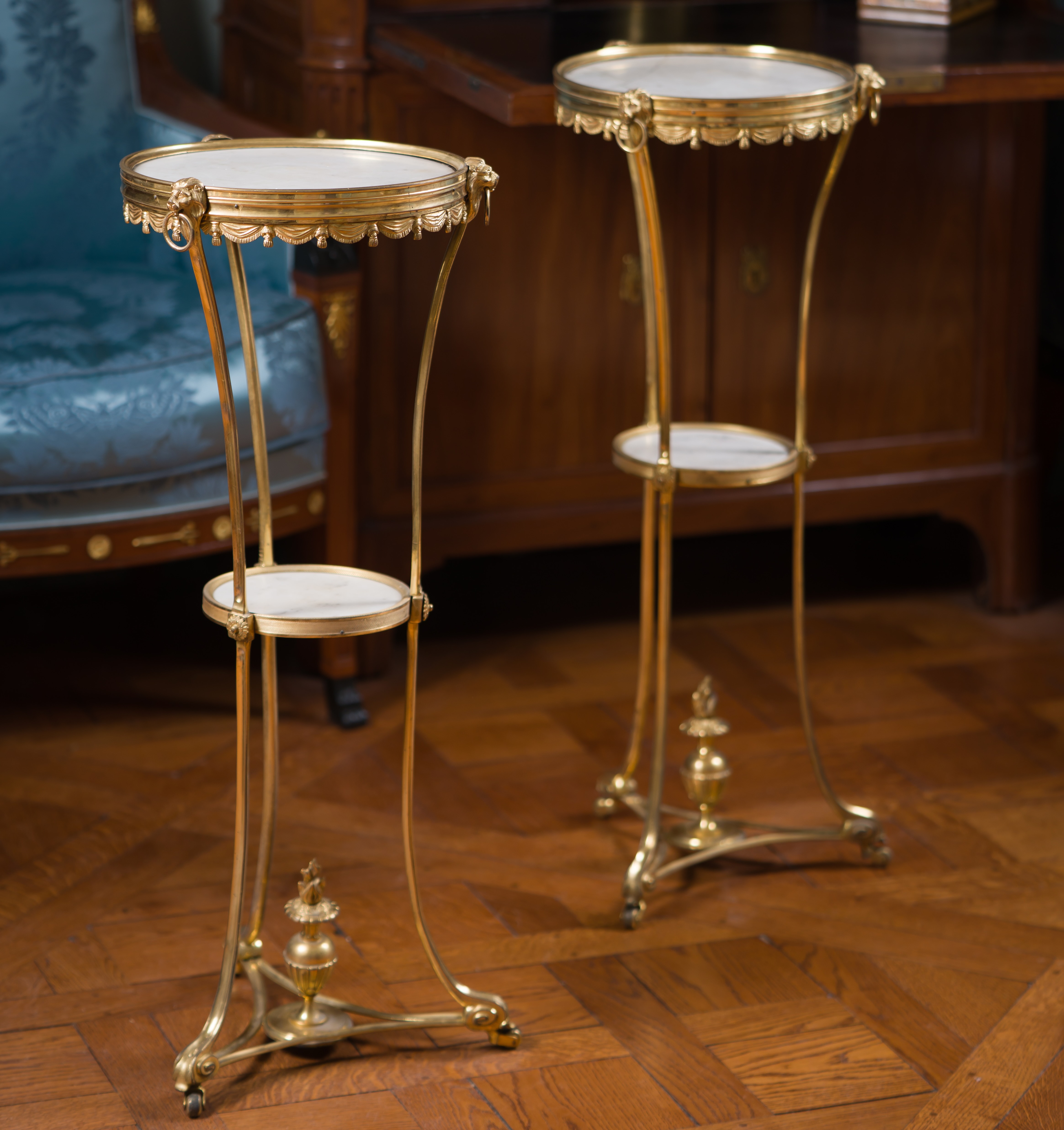 Paire de guéridons tripodes époque Louis XVI