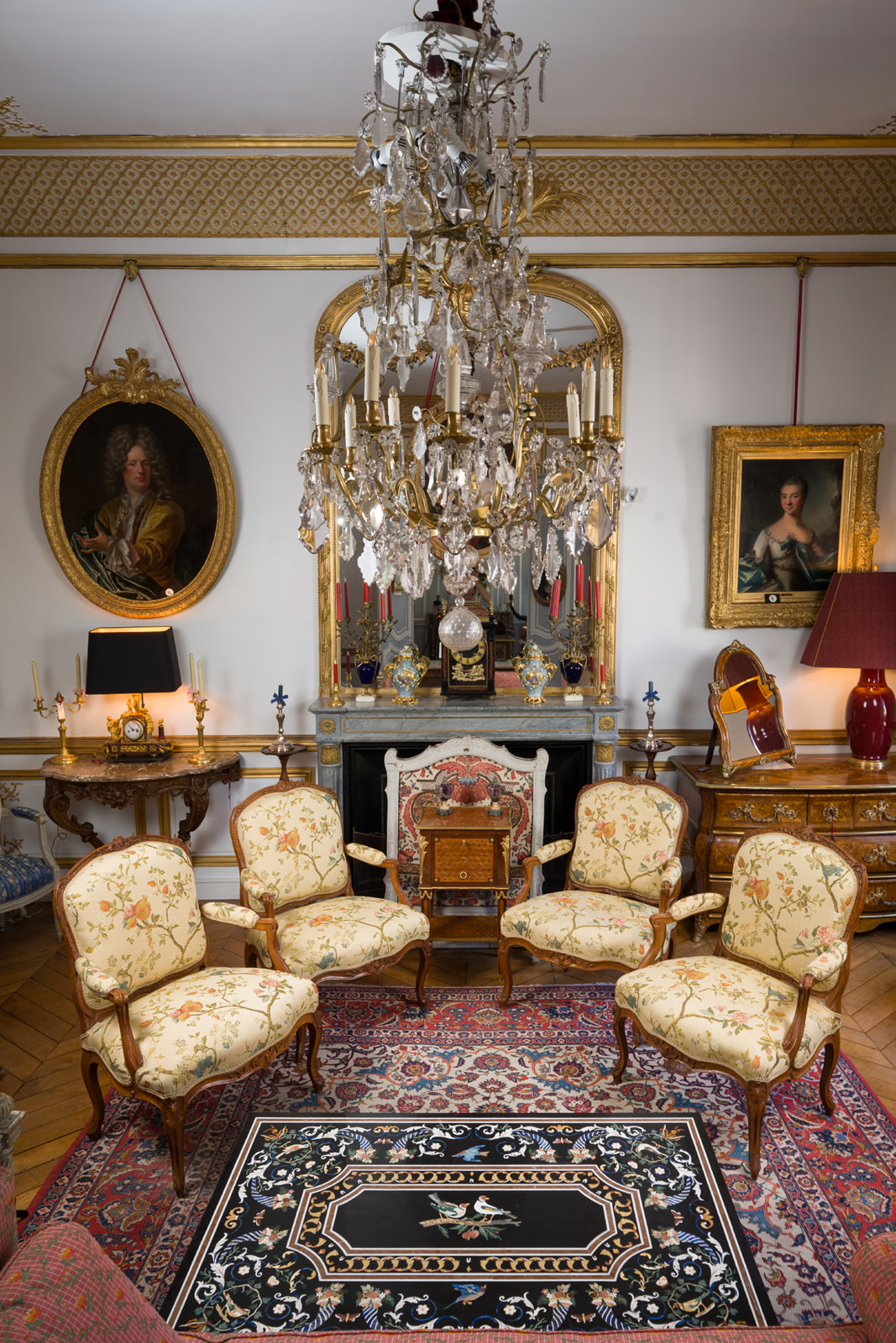 Suite de quatre fauteuils à la reine, estampillés Tilliard