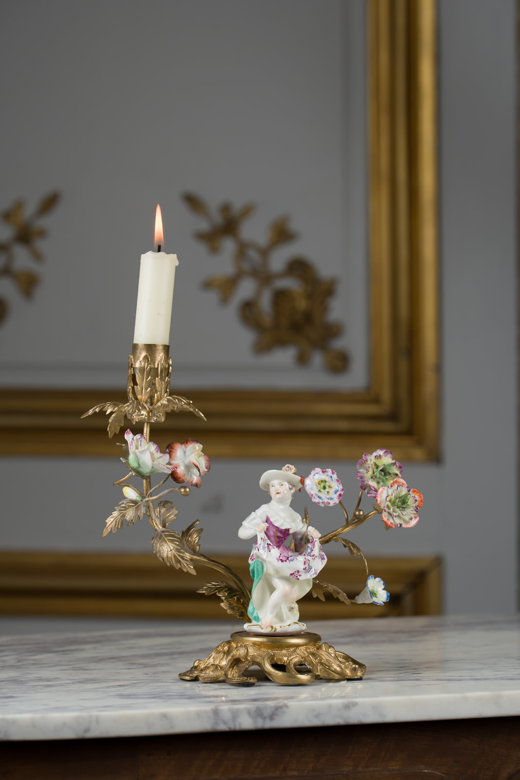 Bougeoir en porcelaine de Meissen Louis XV
