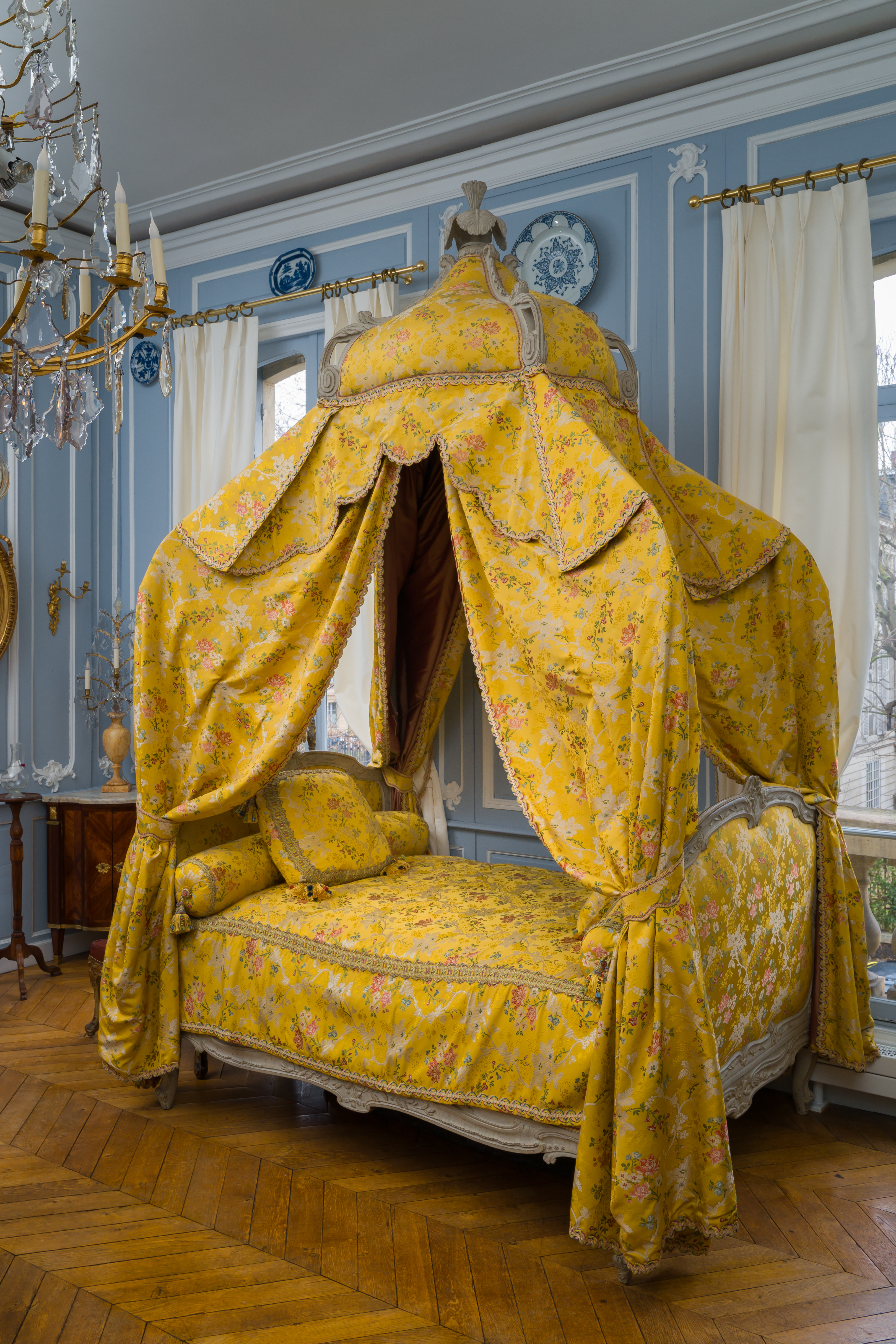 Lit à la polonaise estampillé Nicolas Heurtaut