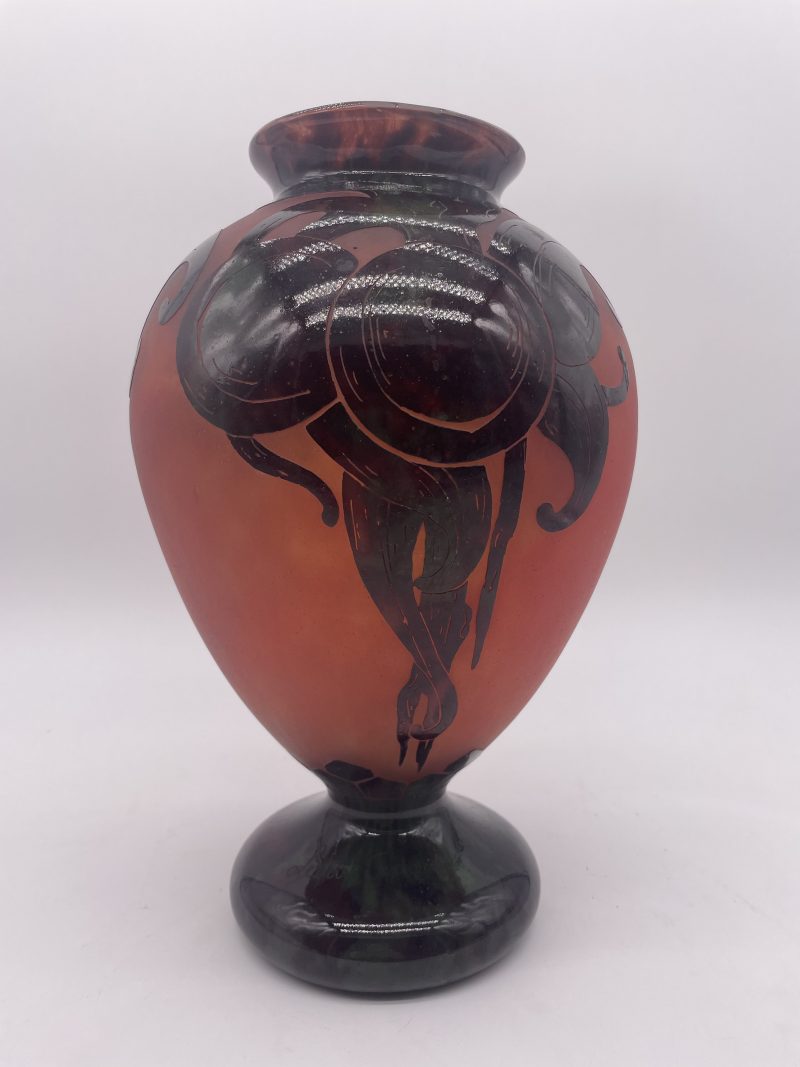 Vase signé le Verre français