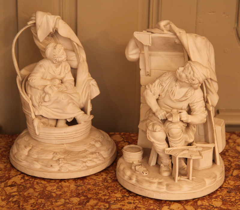 Paire de groupes d’artisans, terre de Lorraine, d’époque fin XVIIIème, d’après P.-L. Cyfflé.