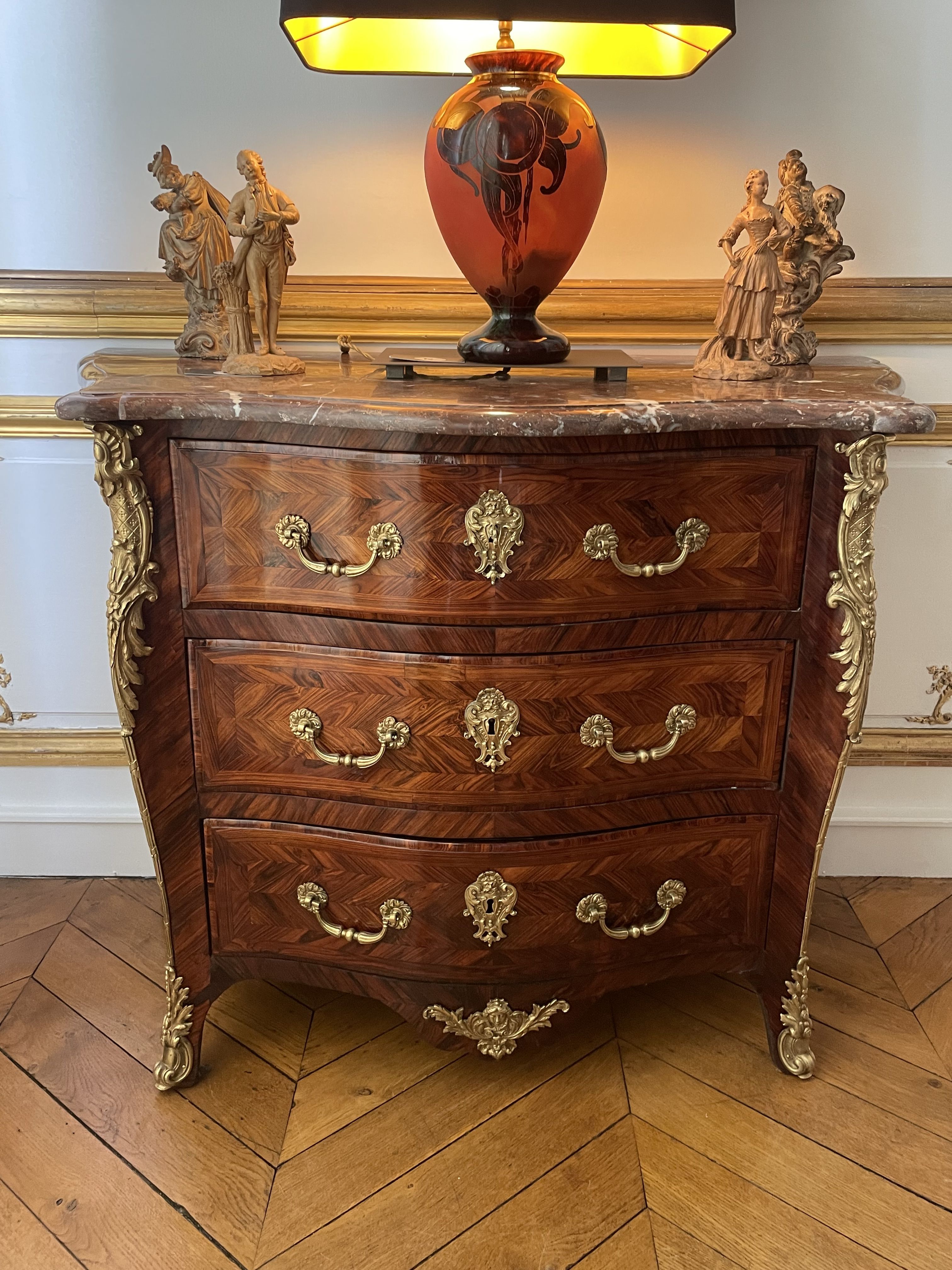 Commode estampillée Doirat