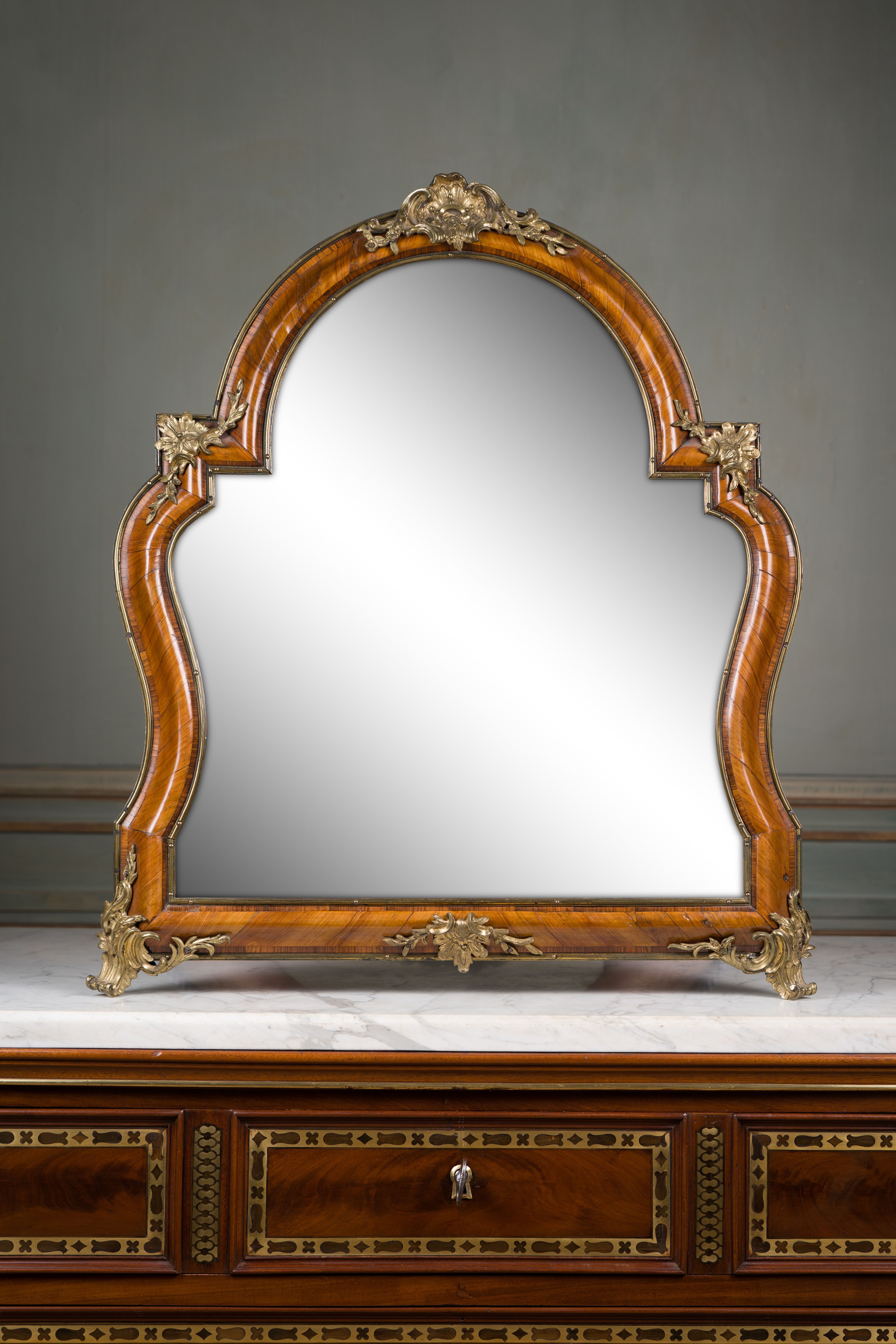 Très beau miroir de toilette en bois de rose