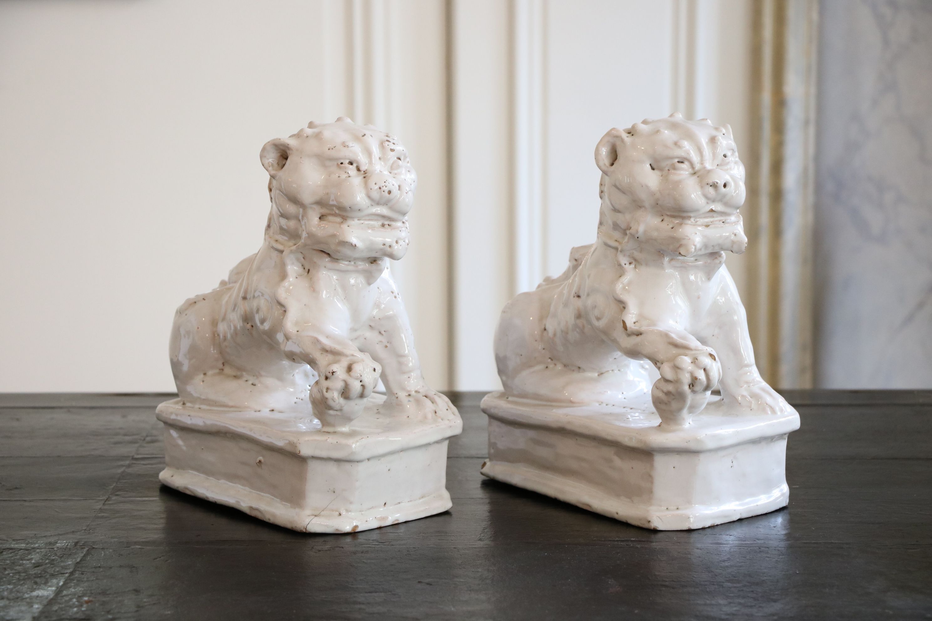 Paire de chiens de Phô en faïence