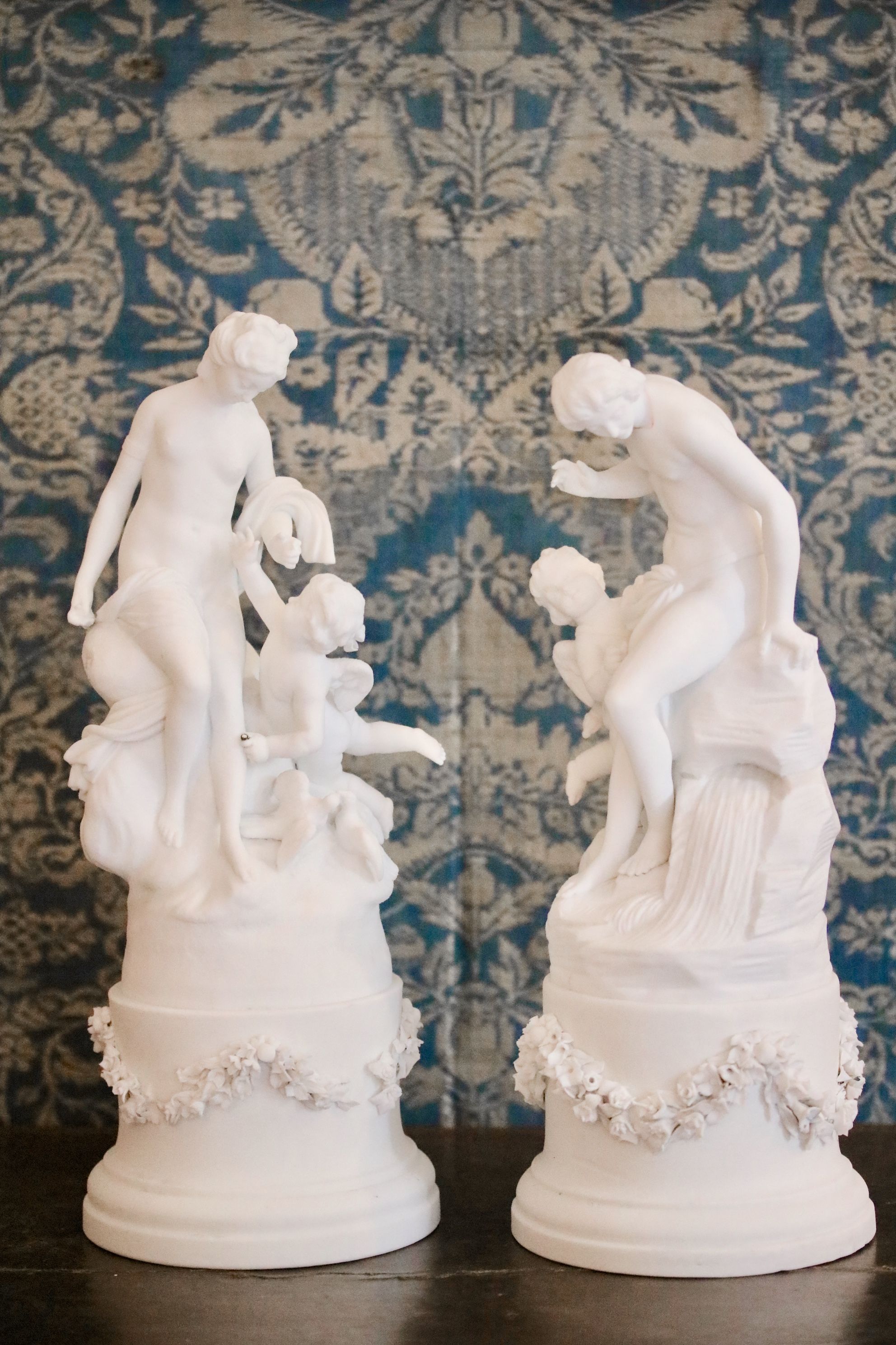 Paire de biscuits en porcelaine de Paris