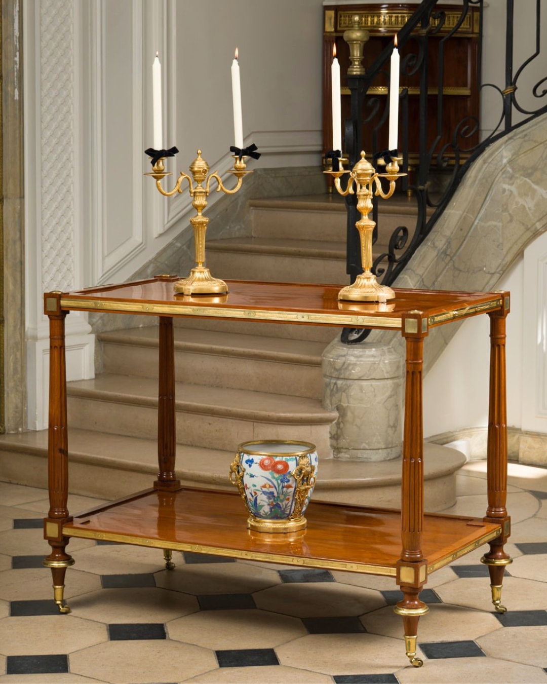 Table desserte d’époque Louis XVI, estampillée de Pierre Garnier