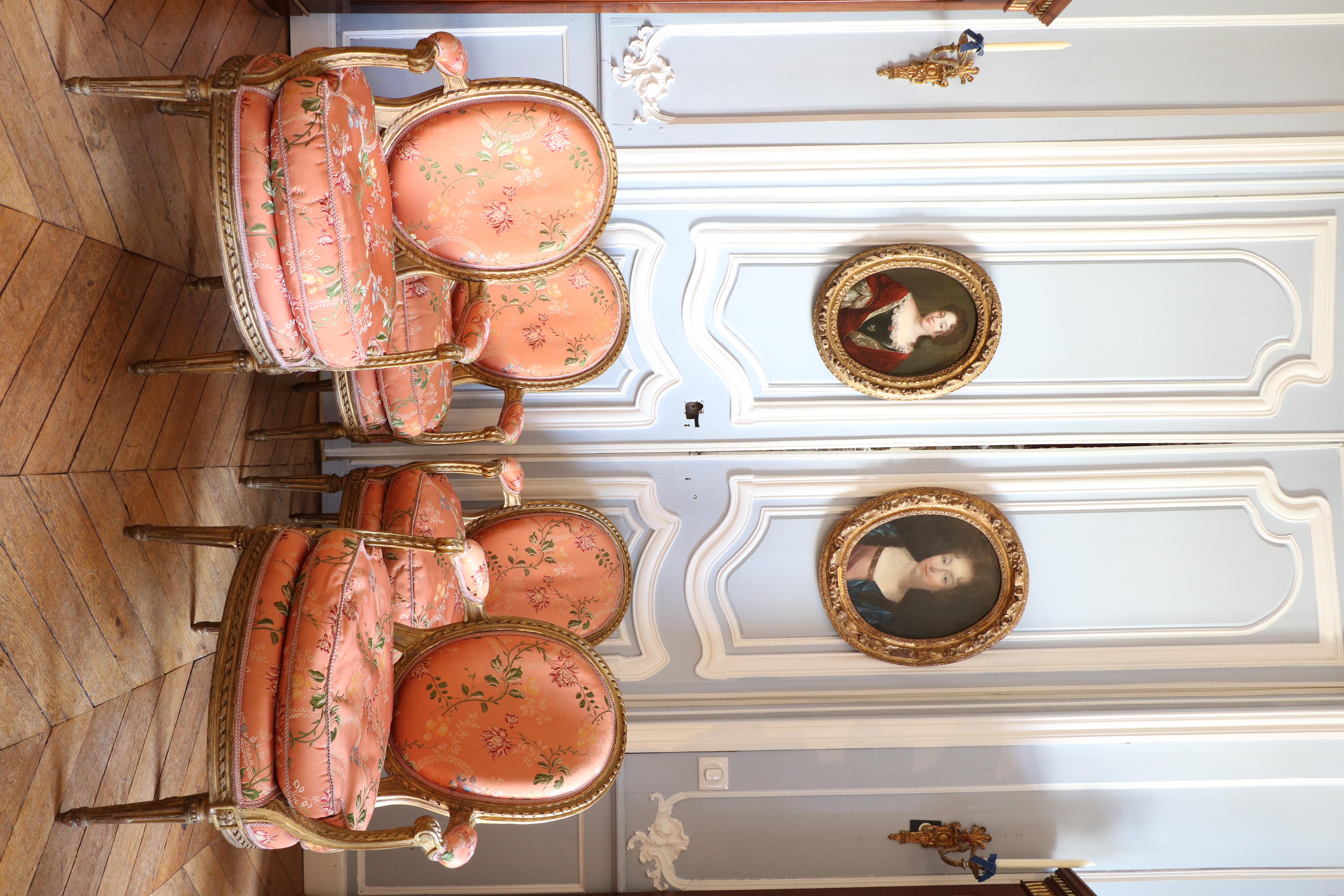 Suite de quatre fauteuils Louis XVI de Nadal l'Ainé