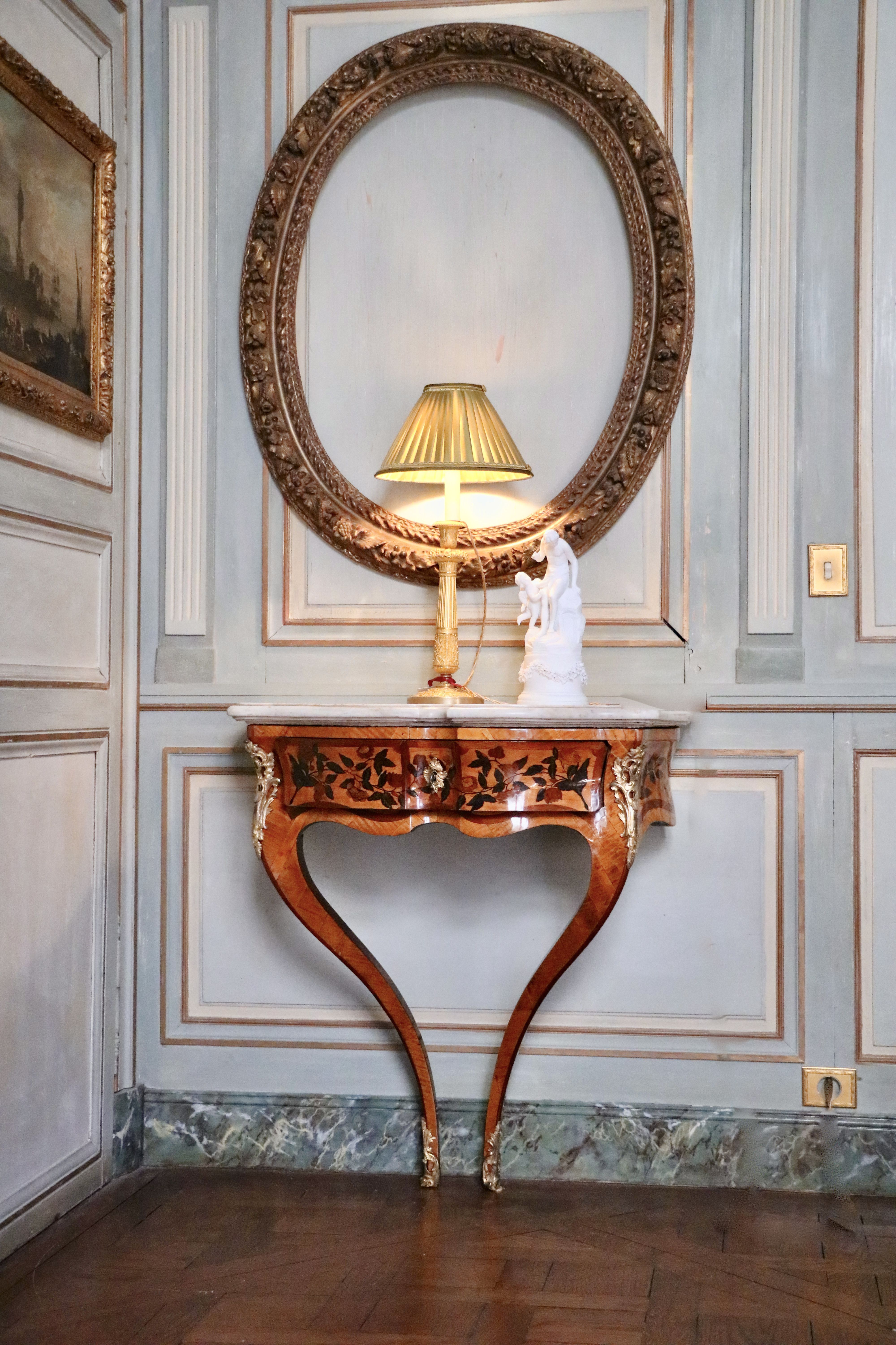 Paire de commodes en console Louis XV estampillée Carel