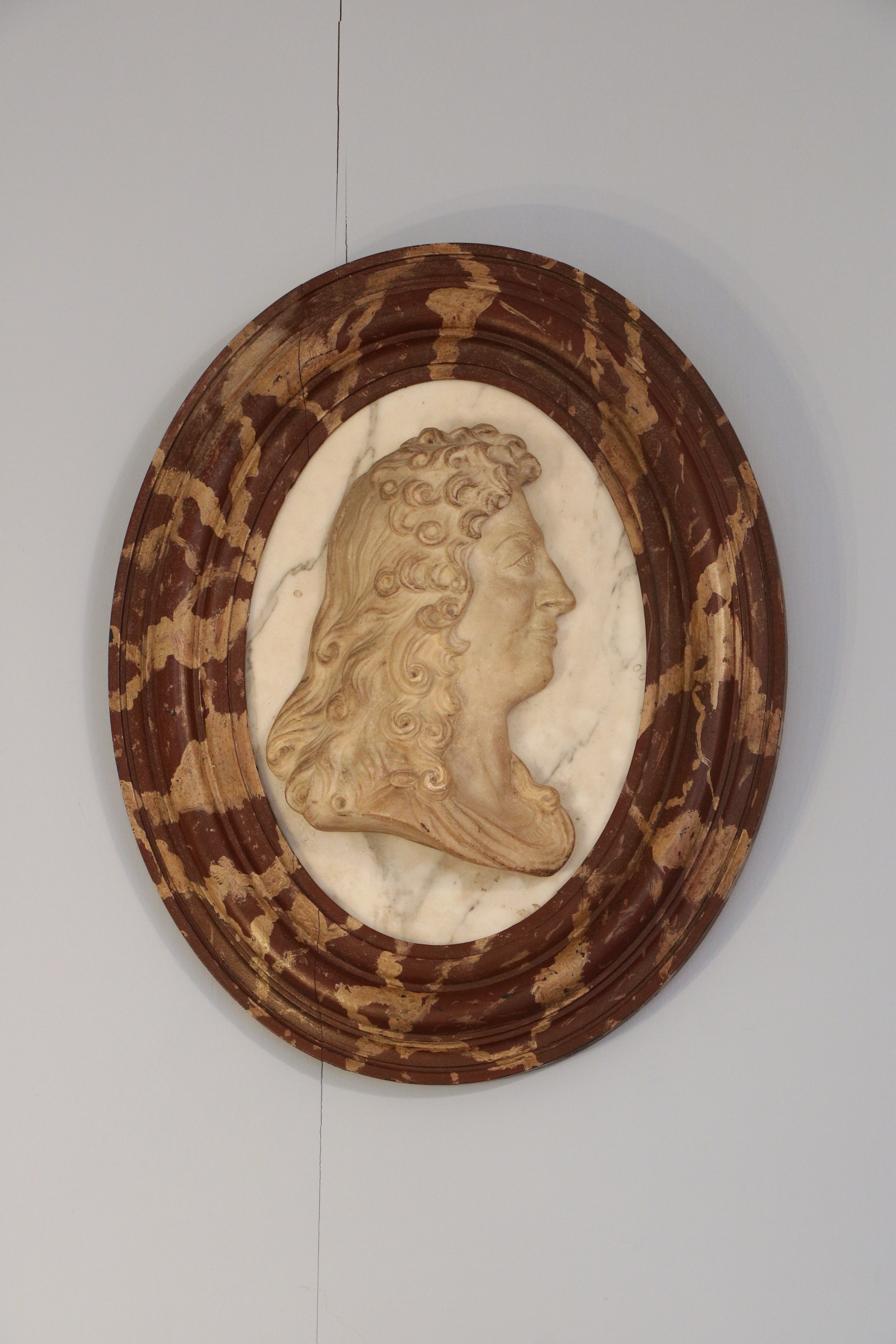 Médaillon en marbre