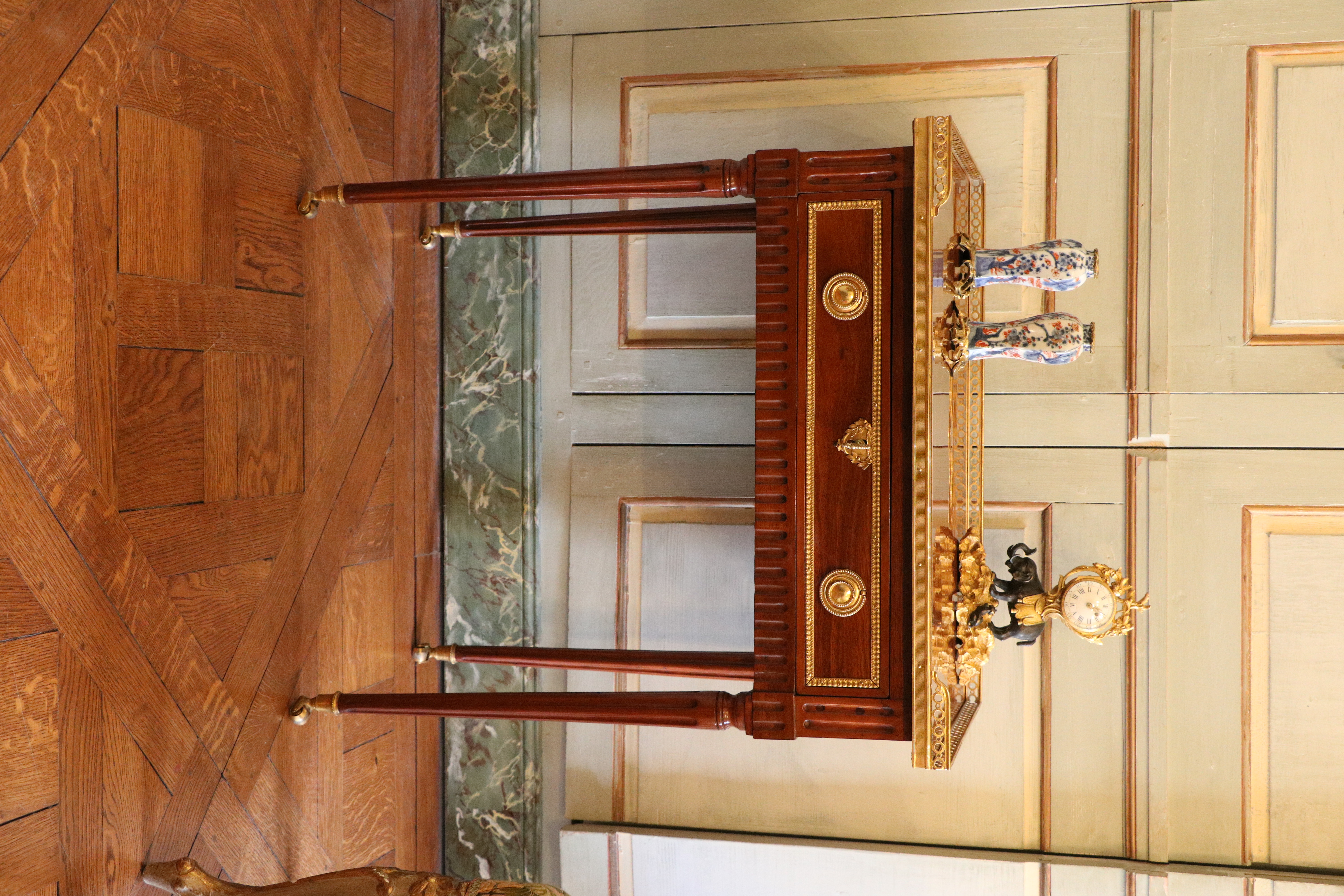 Table Louis XVI estampillée Louis Moreau et JME