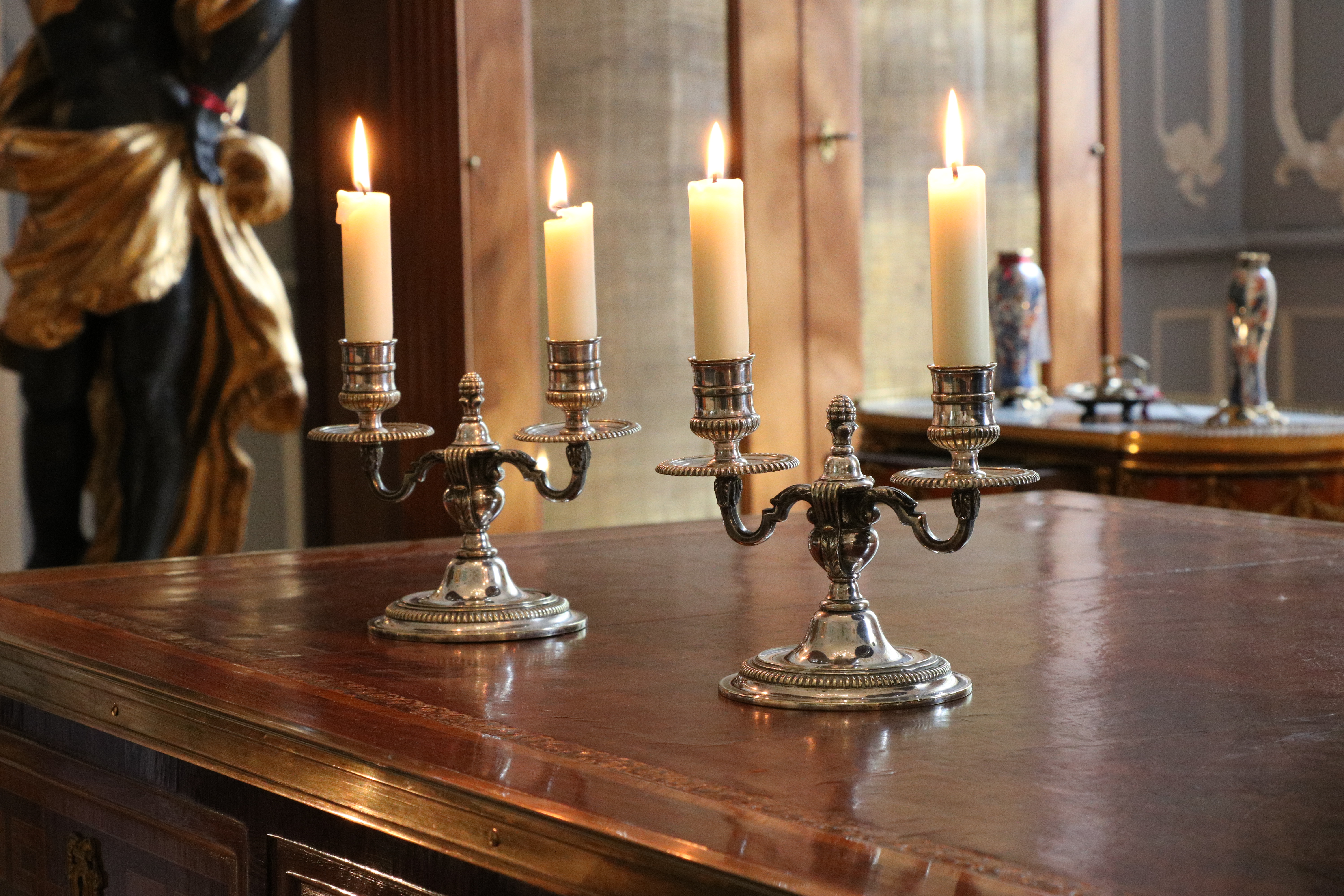 Paire de bougeoirs Louis XVI